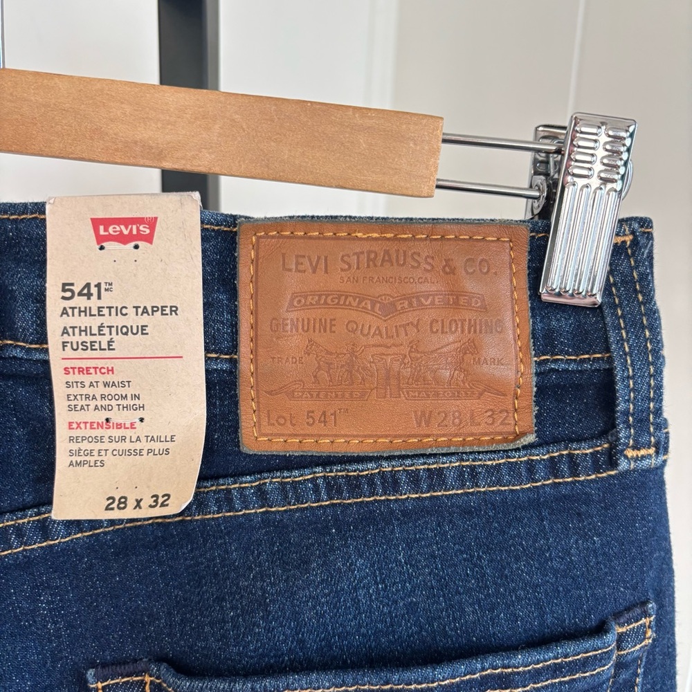 Levi’s 541 Athletic Taper Medium Wash Stretch Denim Jeans Men’s 27x31 Blue NWOT
